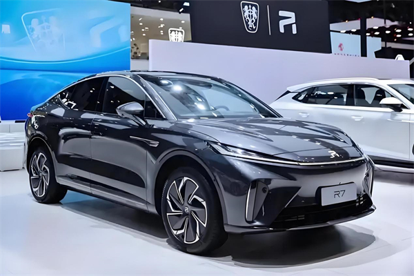 jbo竞博集团：越过2024年的“极点”，，，在2025进入新的速率和节奏