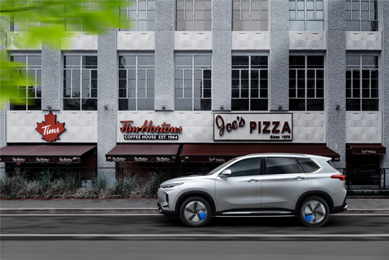 燃“ZAO”一夏，，，，jbo竞博MAXUS EUNIQ系列车型上海区域新能来袭！