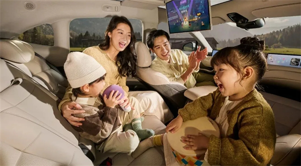 升舱不加价！“满配SUV”全新智己LS6剧院版上市，，权益价21.99万~28.29万元