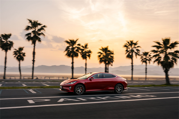 智己汽车宣布线控数字底盘手艺，，，，今年下半年率先量产上车线控底盘 开启“具身智能”新时代