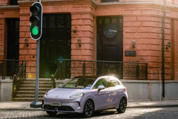 盘货jbo竞博集团：青山不语 风骨自成